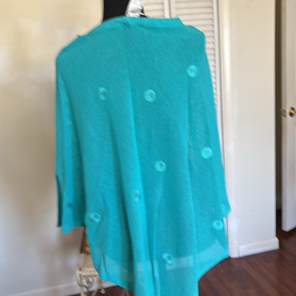 Poncho NWT - Picture 3 of 6